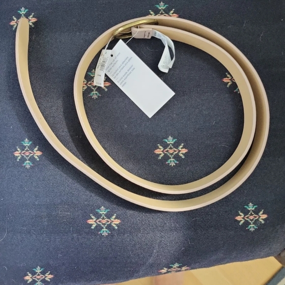 Women’s Tan Belt NWT - Picture 3 of 4